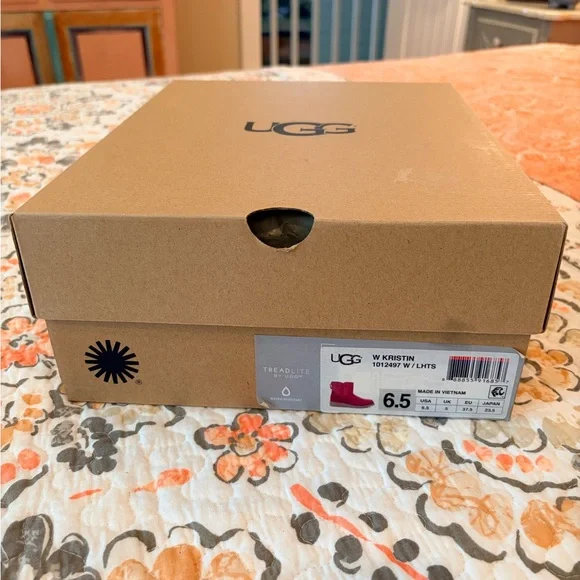 UGG TREADLITE KRISTIN FUSHIA Suede Water Resistant Shearling Boots 6.5 NIB - Picture 10 of 10